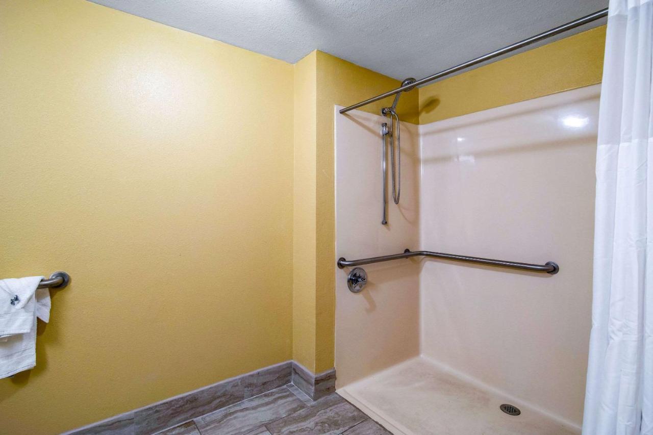Quality Inn West Columbia - Cayce Bagian luar foto